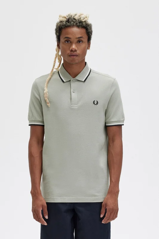 Twin Tipped Fred Perry Shirt in Seagrass / Snow White / Black