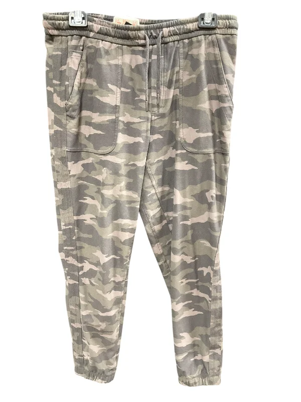 Athletic Pants By Athleta In Camouflage Print, Size: 8